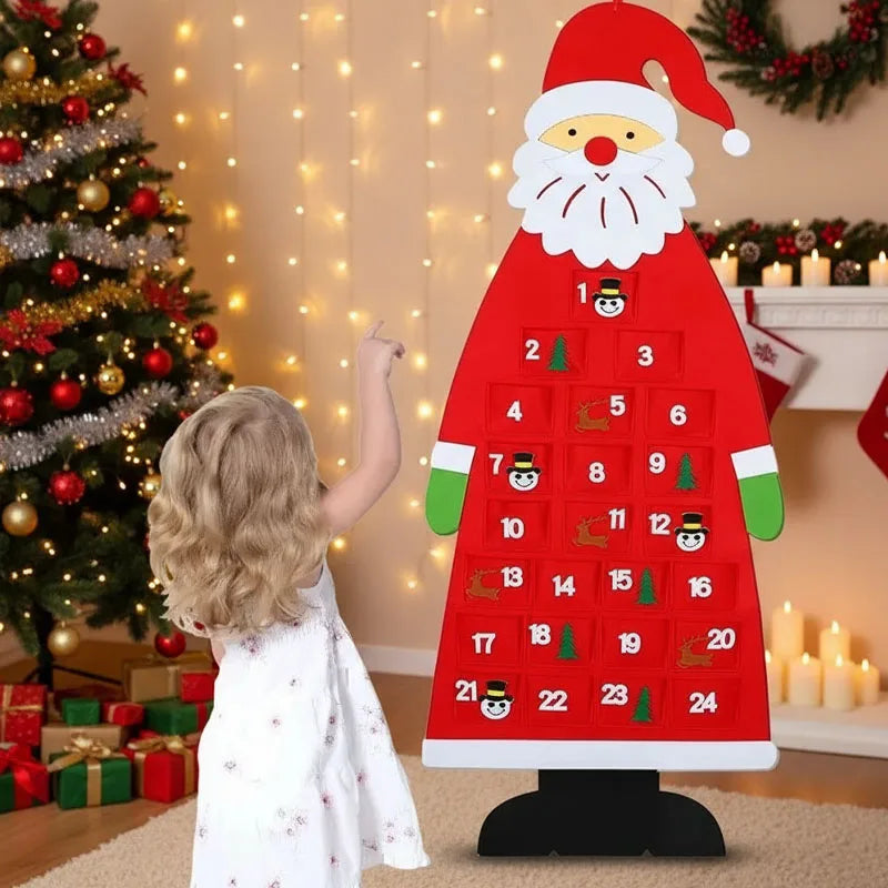 Ünnepi filc adventi naptár Mikulás figurákkal, ajándékokkal. Rejtsd el a meglepetéseket a zsebekbe, dekoráld a falat, és élvezd a visszaszámlálást karácsonyig.